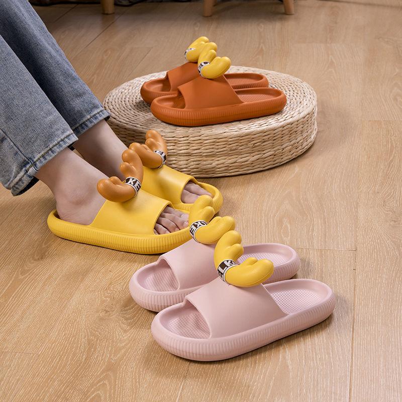 Fawn Sandals Slippers Female Summer Cute Cartoon Household Bathroom Home Slippers Thick bottom  comfortable