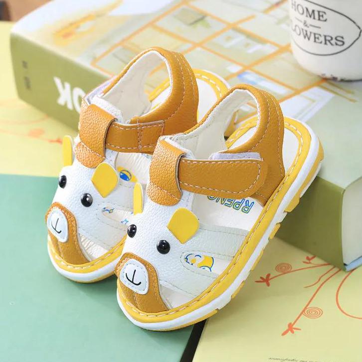 Baby's Summer Sandals Soft Soled Baby Walking Cartoon Sounding Shoes Children's Antiskid and Kickproof Flat Shoes