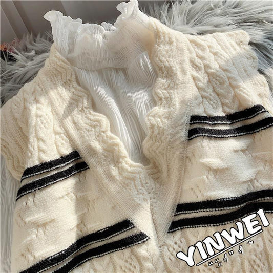 One-piece Knitted Vest Women's Loose Waistcoat Lace V-neck Sleeveless Sweater Outer Jacket Ladies Gentle Wind Sleeveless Sweater