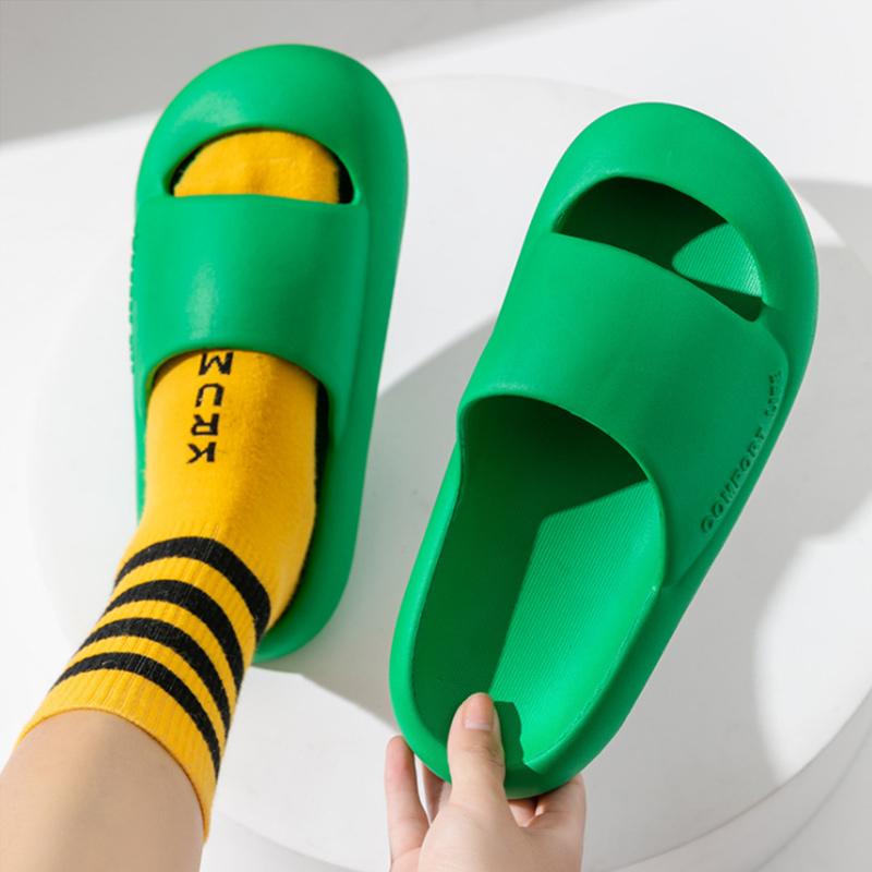 Men and Women Bathroom Home Slippers Cute Cartoon Non-slip Go Out Couple Beach Slippers