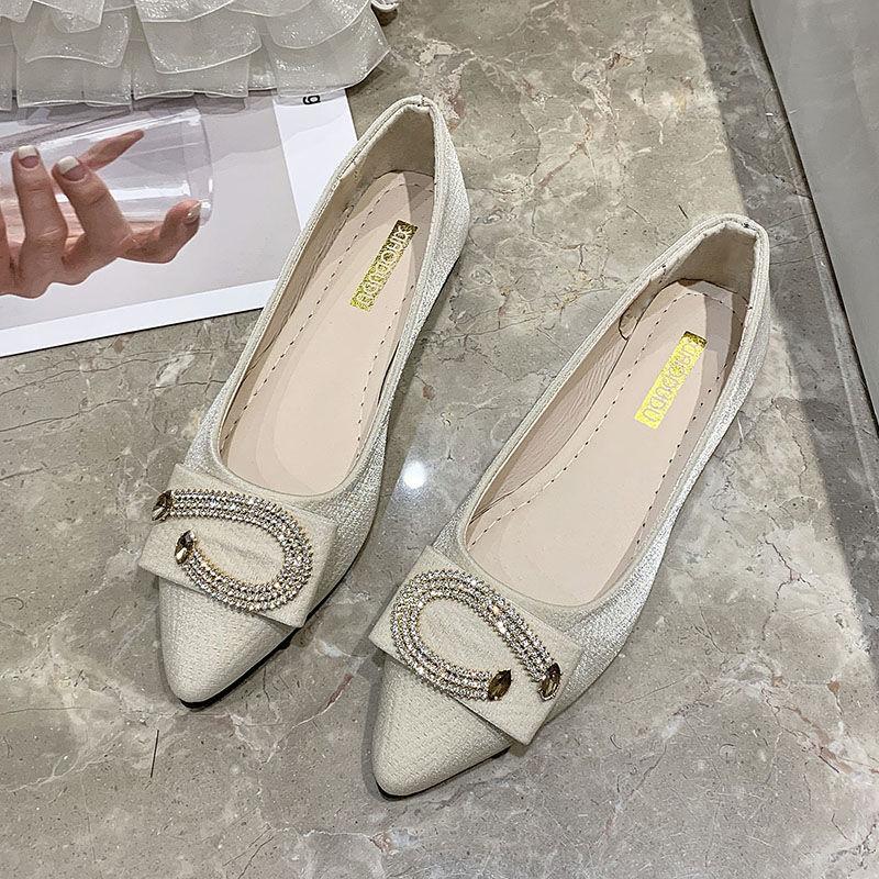 Pointed-toed Shoes Flat-bottomed Shoes Shallow Mouth Metal Decoration Wild Soft-soled Sweet Style Women's Shoes Soft Leather Flat-bottomed Non-slip