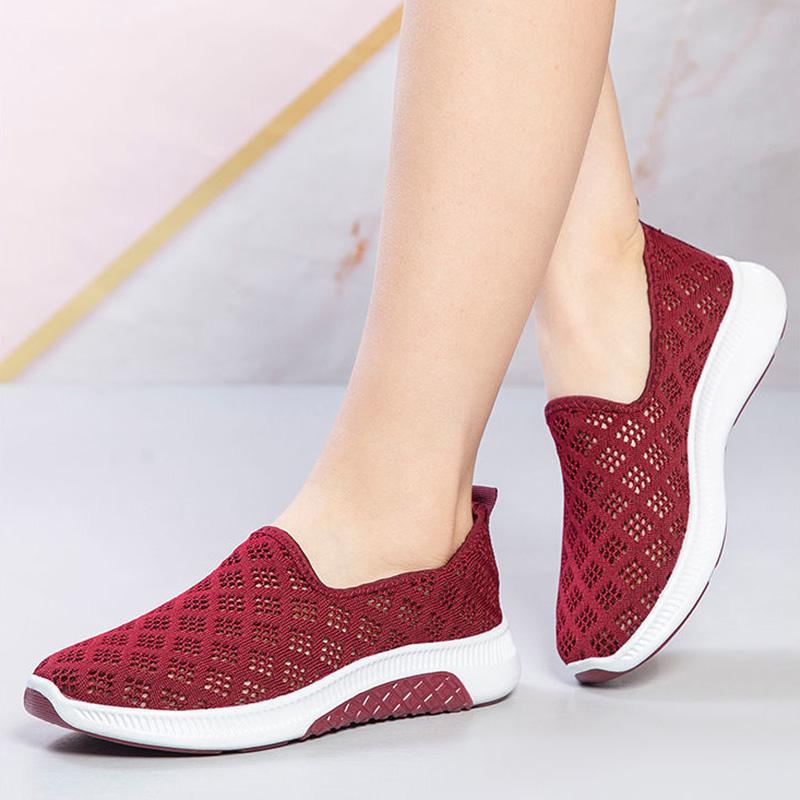 Summer Old Beijing Cloth Shoes Women's Mesh Breathable Casual Shoes Soft Bottom Non-slip Mesh Shoes Flat Bottom One Pedal Mother Shoes