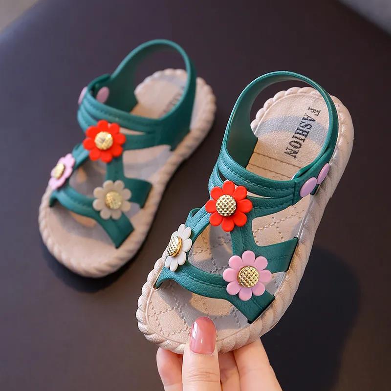 Girls Sandals Girls Summer Soft Sole Flat Beach Sandals Anti-slip Flowers Decoration Casual Princess Light Sandals