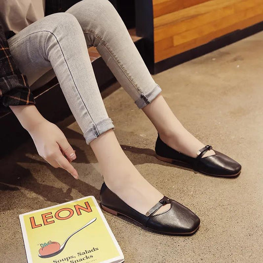 Thick-heeled Mid-heeled Soft Leather Ladies Retro British Style Leather Shoes for Work Can Wear Shallow Mouth Simple Ladies Leather Shoes