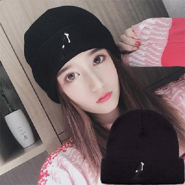 Winter Warm hat Thick hat Fashion Woman hat Plush Cotton hat Trendy wild hat Windproof hat