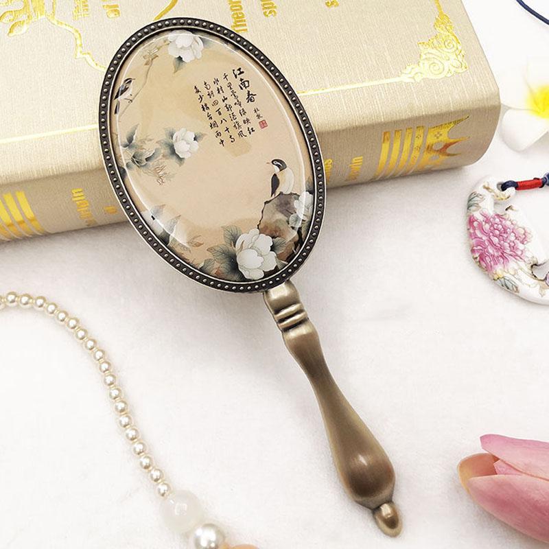 Makeup Mirror with Metal Handle European Style Women Exquisite Oval Mirror Retro Bronze Portable Hand-held Small Mirror