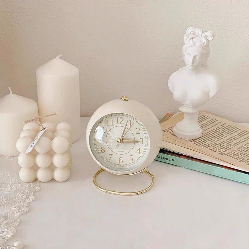 Cute Retro Minimalist Desktop Alarm Clock Nordic Round Bedside Table Clock Silent Night Light Alloy Clock