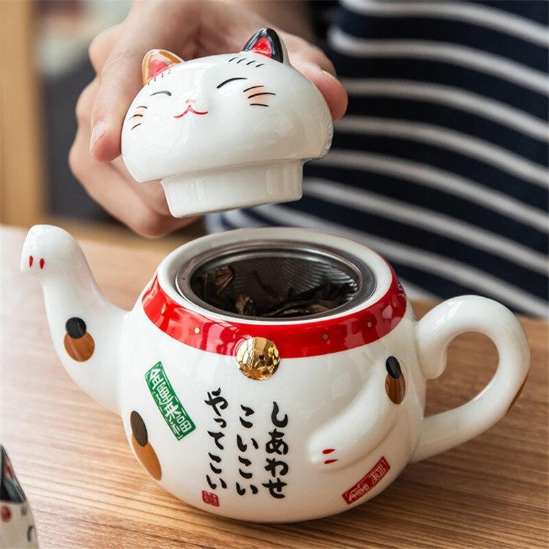 Cute Japanese Lucky Cat Porcelain Tea Set Creative Maneki Neko Ceramic Tea Cup Kettle with Strainer Office Teapot Water Mug