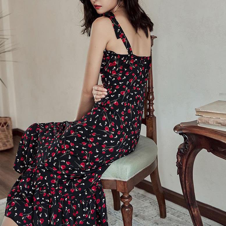 Female Elegant Black Floral Suspender Dress Vintage V-neck High Waist Ruffle Graceful Holiday Dress