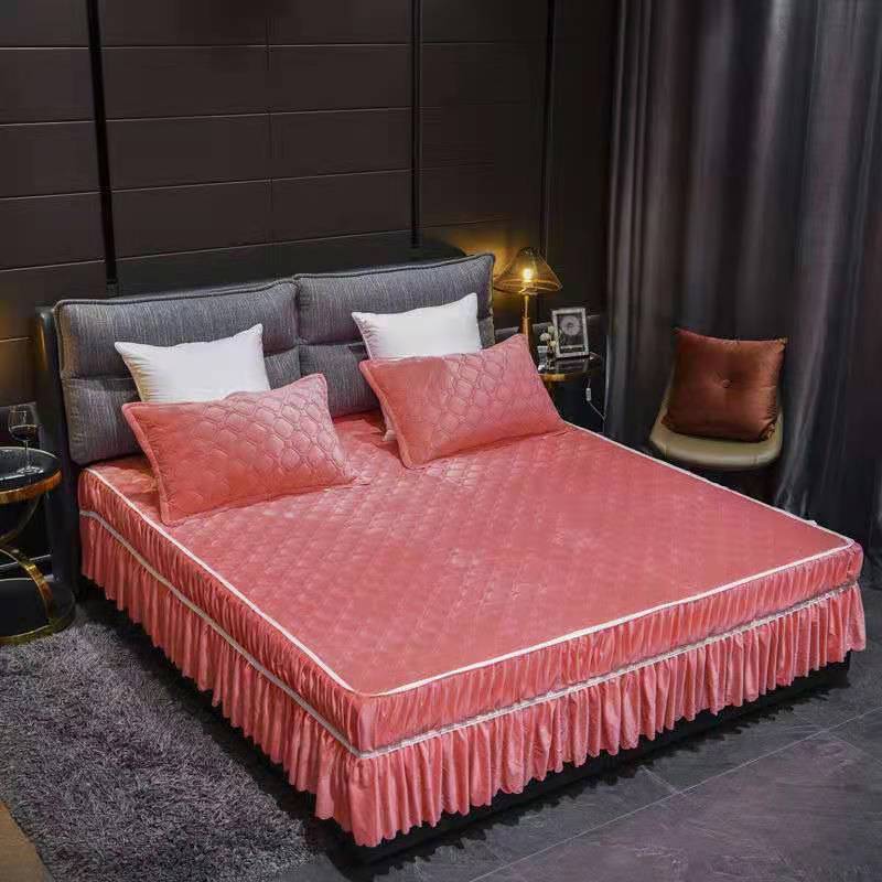 Skin-friendly Double Layer Quilted Bed Skirt Bedspread Crystal Velvet Milk Velvet Bed Sheet