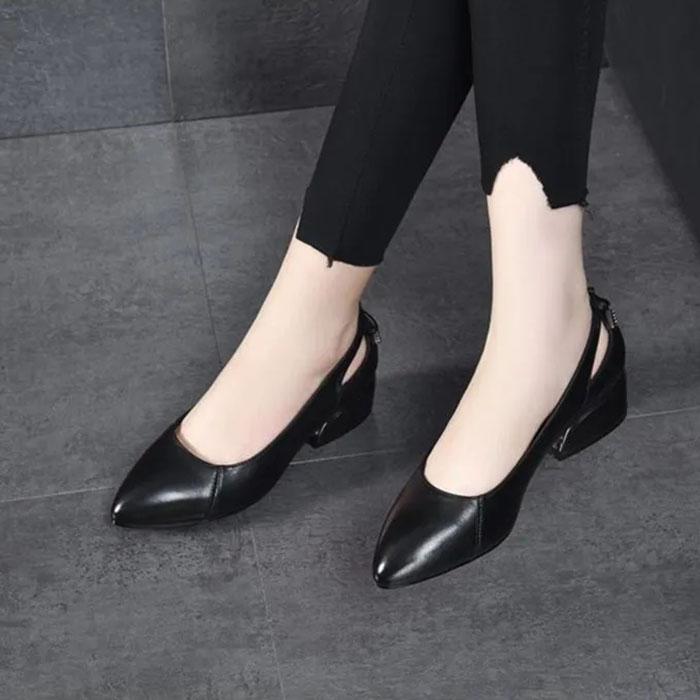 Soft Leather Shoes Women Spring Summer Work Low Heels Pointed Shoes Shallow Mouth Shoes Ladies Thick with Work Shoes