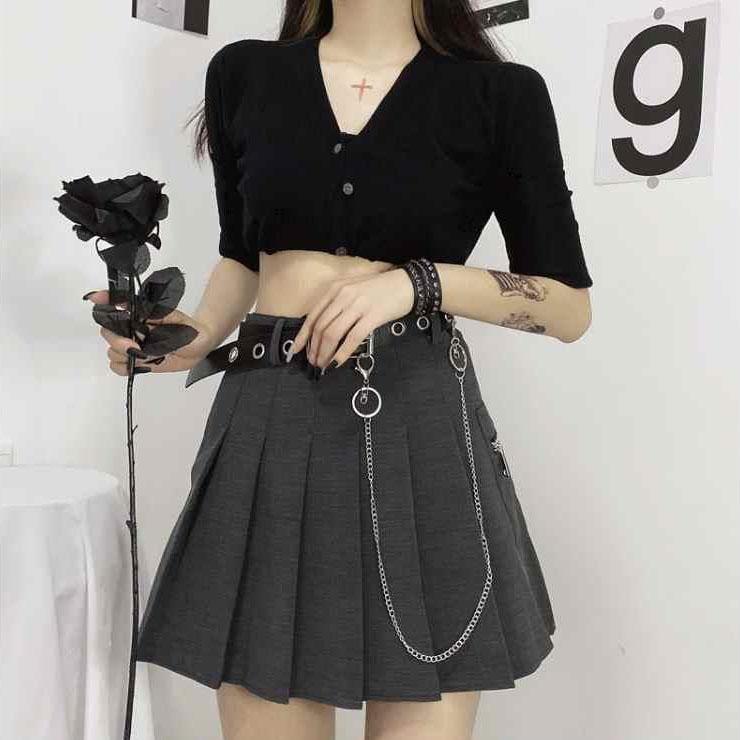 Female Simple High Waist Pleated Short Holiday Skirt with Chain Slim Elegant Solid Color Streetwear A-line Miniskirt