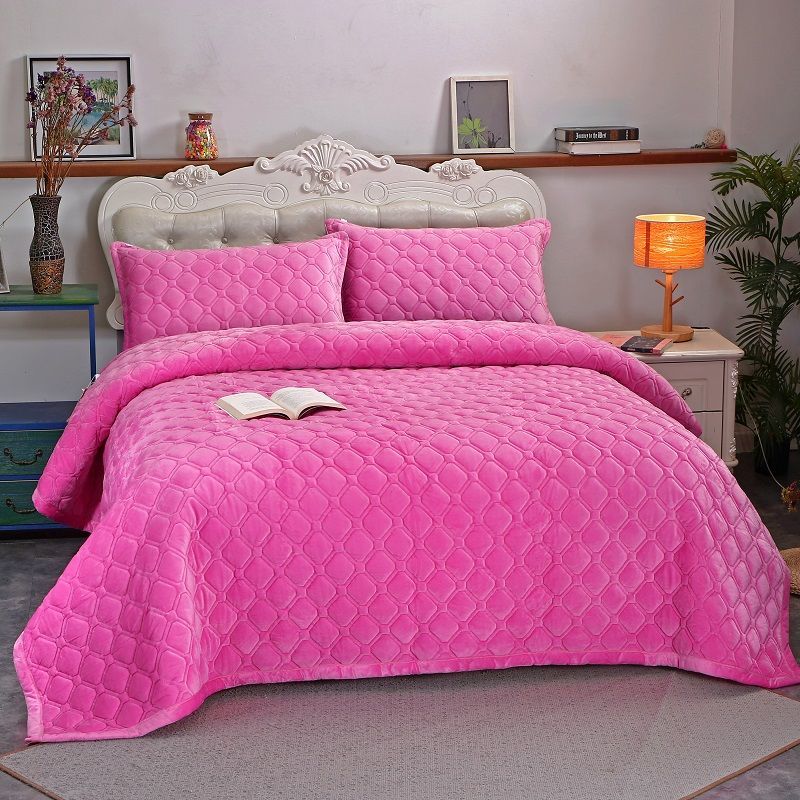 3pcs/set Crystal Velvet Sheet European Style Quilted Non-slip Sheet Warm Blanket Pilowcase 3 Piece Set