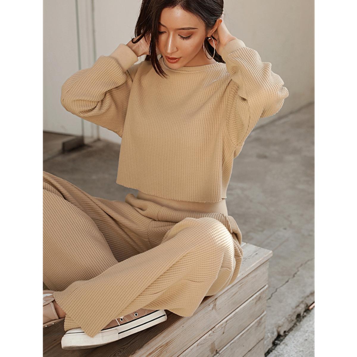 2PCS Ladies Short Long Sleeve Loose Navel Show Sweater + Casual Fitness Wide Leg Pants Two-piece Running Top Autumn and Winter Casual Sweater Suit