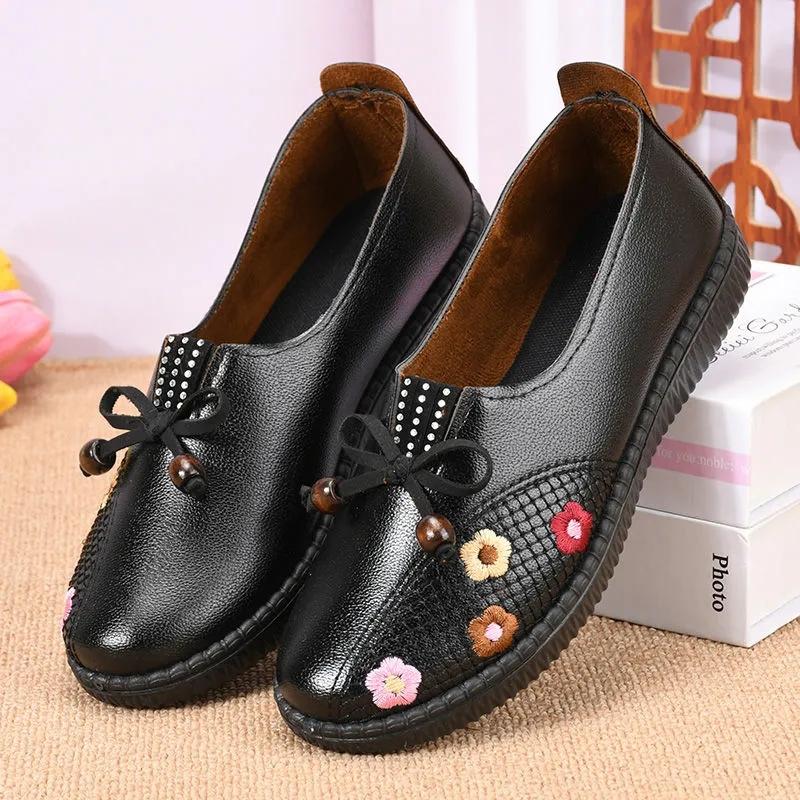 Ladies Soft-soled Embroidered Shoes Spring/autumn Leather Shoes Non-slip Wear-resistant Middle-aged and Elderly Mother Shoes Old Beijing Cloth Shoes