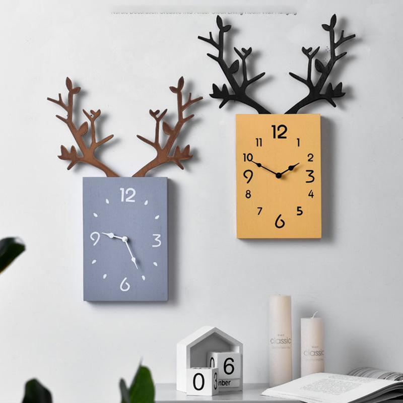 Nordic Creative Antler Wall Clock Simple Solid Wood Clock Living Room Wall Hanging on The Wall Without Punching Household Silent Clock