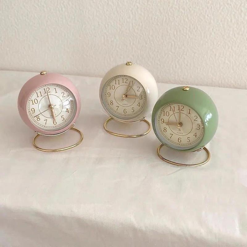 Cute Retro Minimalist Desktop Alarm Clock Nordic Round Bedside Table Clock Silent Night Light Alloy Clock