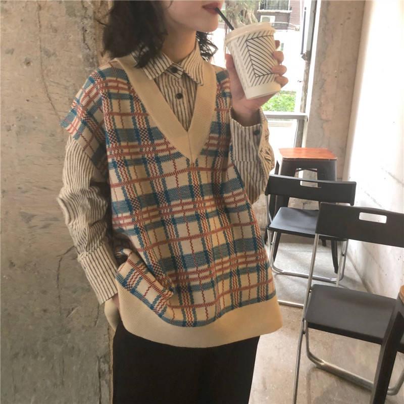 Autumn and Winter Check V-neck Sweater Vest Girls Loose Knitted Sleeveless Sweater