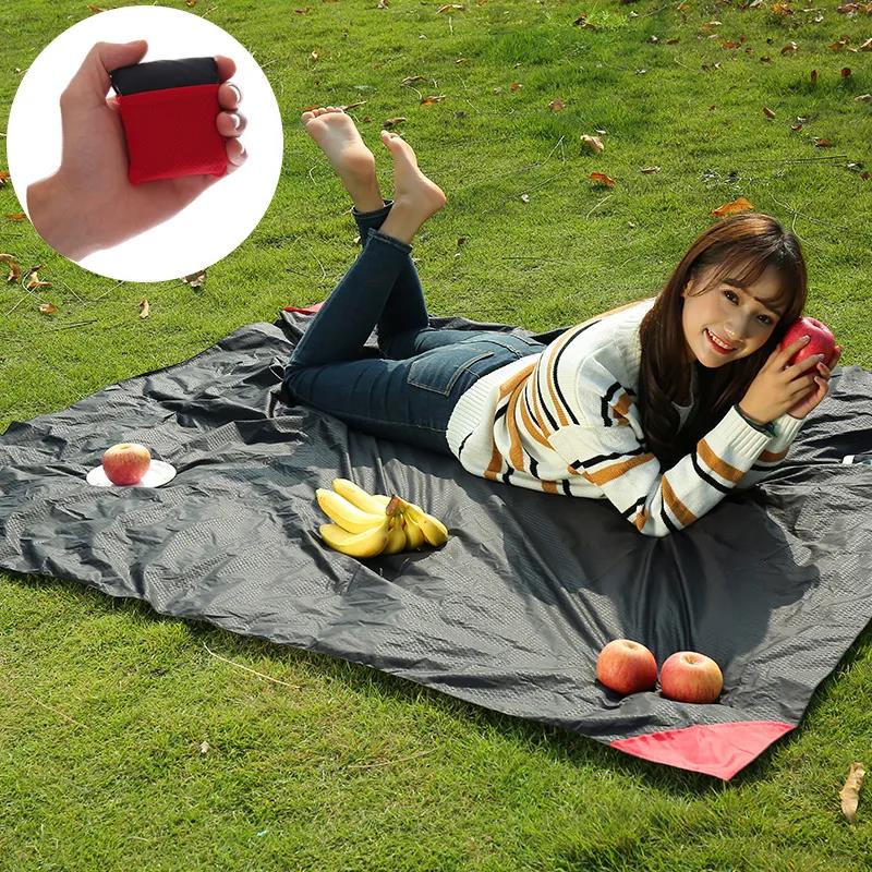 Outdoor Moisture-proof Mat Picnic Mat Pocket Picnic Cloth Convenient Waterproof Ultra-light Lawn Folding Beach Mat