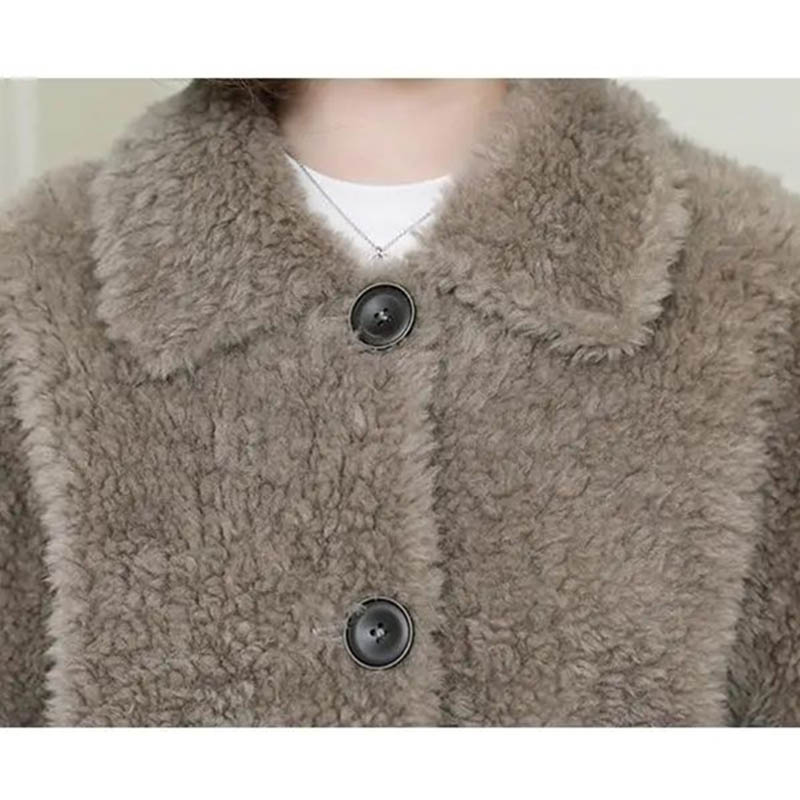 Sheep Sheared Fur Coat Women's Short Grained Fleece and Lamb Fur Coat