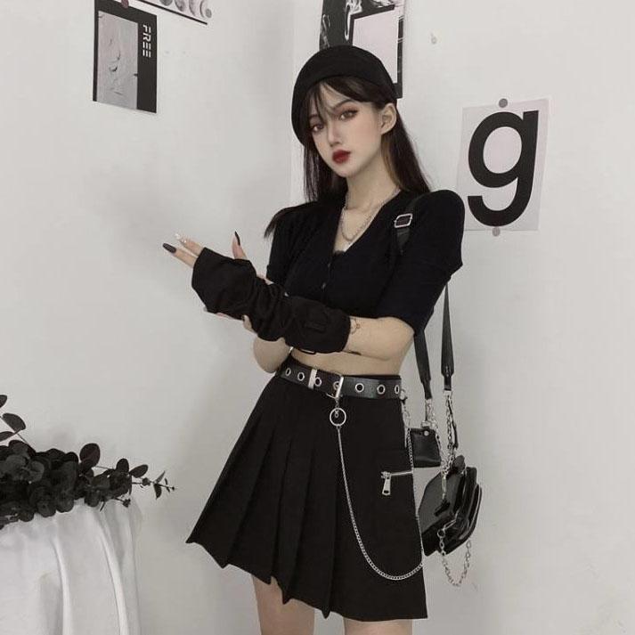 Female Simple High Waist Pleated Short Holiday Skirt with Chain Slim Elegant Solid Color Streetwear A-line Miniskirt