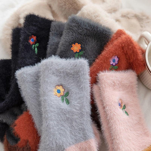 4 Pairs Winter Plus Velvet Thickened Mink Velvet Socks Women's Embroidery Small Flower Stockings Solid Color Floor Socks Warm Sleep Socks