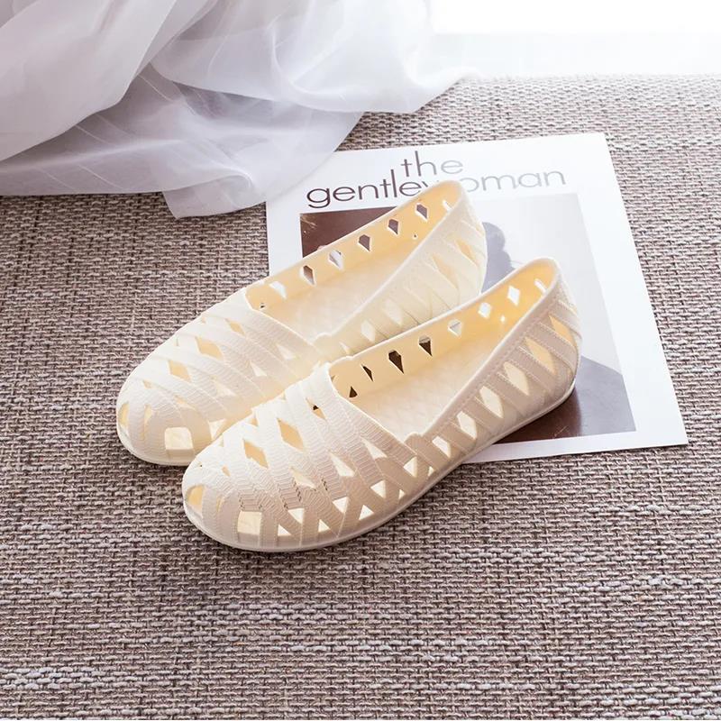 Nurse Shoes Summer Women's White Plastic Sandals Soft Sole Mother's Shoes Hole Beach Shoes Women