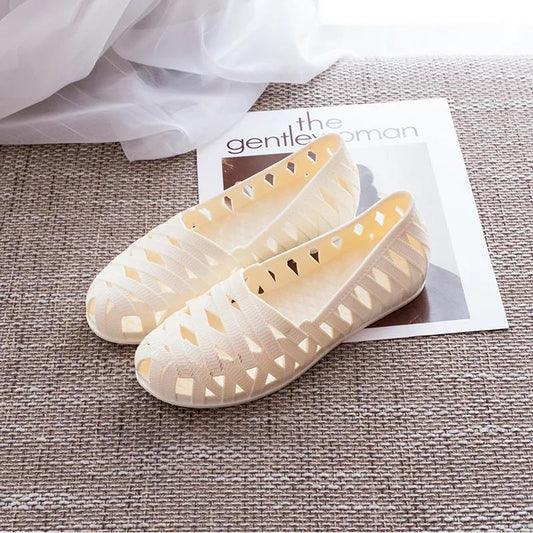 Nurse Shoes Summer Women's White Plastic Sandals Soft Sole Mother's Shoes Hole Beach Shoes Women