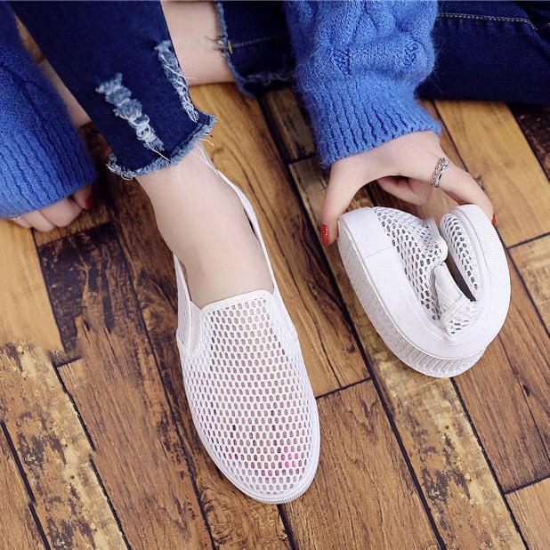 Women Summer Single Breathable Shoes Soft Soled Flat Bottom Mesh Shoes Hollow Out Wear-resisting Antiskid Shoes