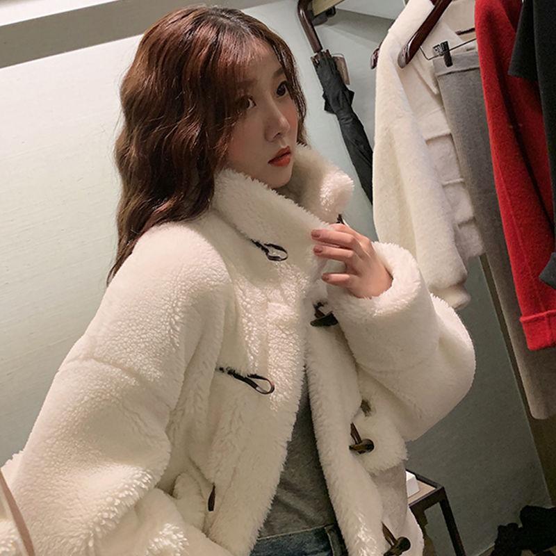 Winter All-match Age-reducing Lamb Fur Coat with Horns Buckle Female Thickened Warm Furry Short Fur Coat