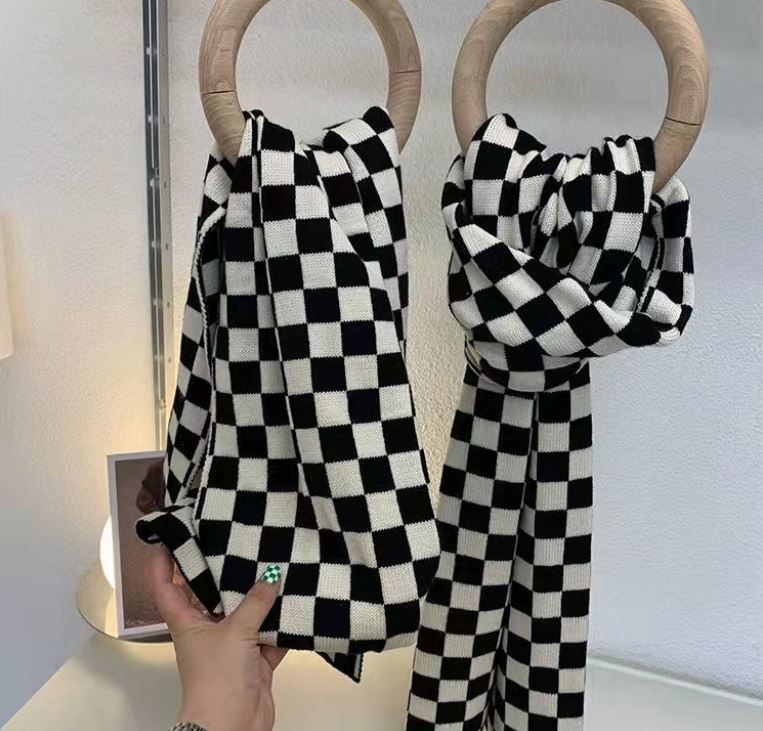 Black and White Checkerboard Plaid Scarf Winter Korean Students All-match Warm Knitted Scarf