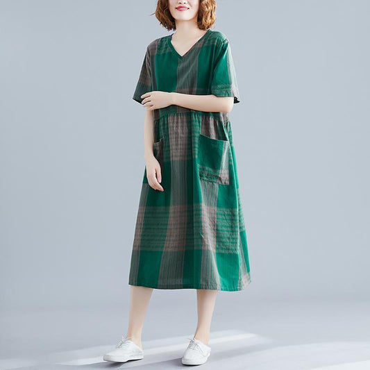 Retro Literary Plus Size Loose and Thin Short-sleeved Dress Female Mid-length V-neck Plaid Skirt Fabric Light and Breathable Plus Size Dress