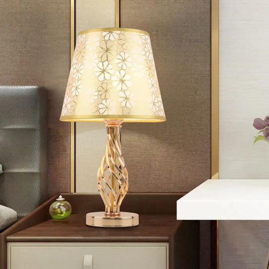 Creative Table Lamp Bedroom Bedside Lamp Simple Modern Bedroom Lamp Warm and Romantic Dimming Table Lamp Home Decoration