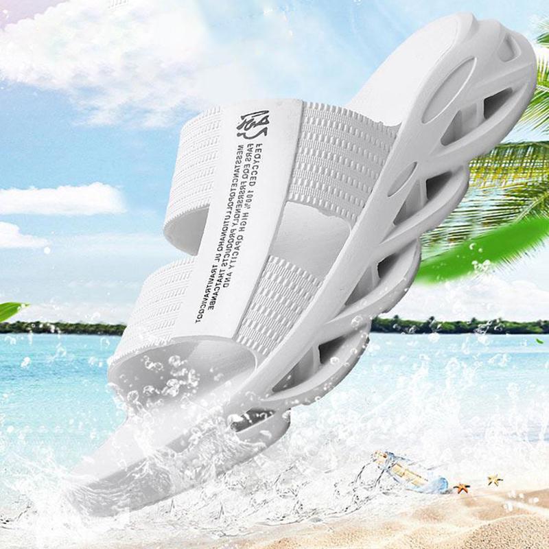 2020 Summer Slippers Men's Outdoor Trend Personality Flip Flops Casual Sandals and Slippers Wear Ins Sandals