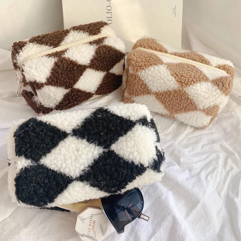 Autumn and Winter Checkerboard Plaid Plush Cosmetic Bag Large-capacity Storage Bag Lingge Portable Cosmetic Bag