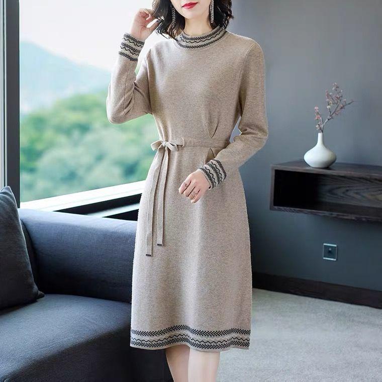 Autumn and Winter Women's Sweaters, Female Students, Short High-necked Loose Korean Version of Wild Long-sleeved Bottoming Dress