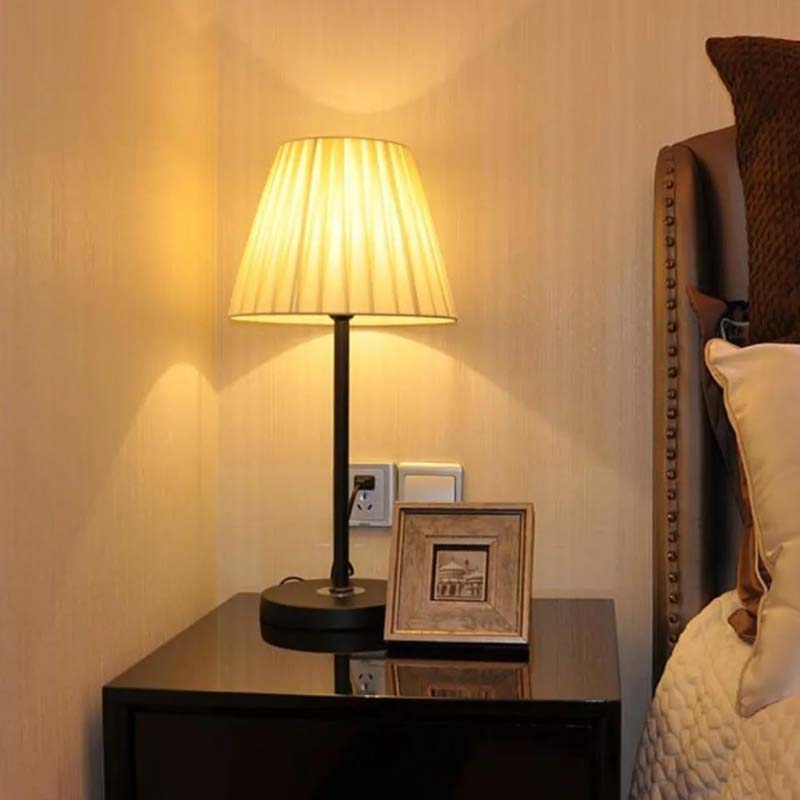 Bedroom Bedside Lamp Warm Light Creative Simple Table Lamp