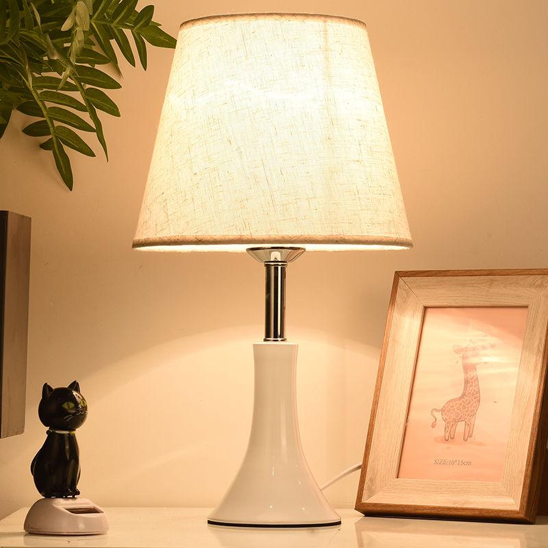 Bedside Table Lamp Modern Minimalist Bedroom Study Dormitory LED Energy-saving Bedside Dimming Table Lamp Classic Table Lamp