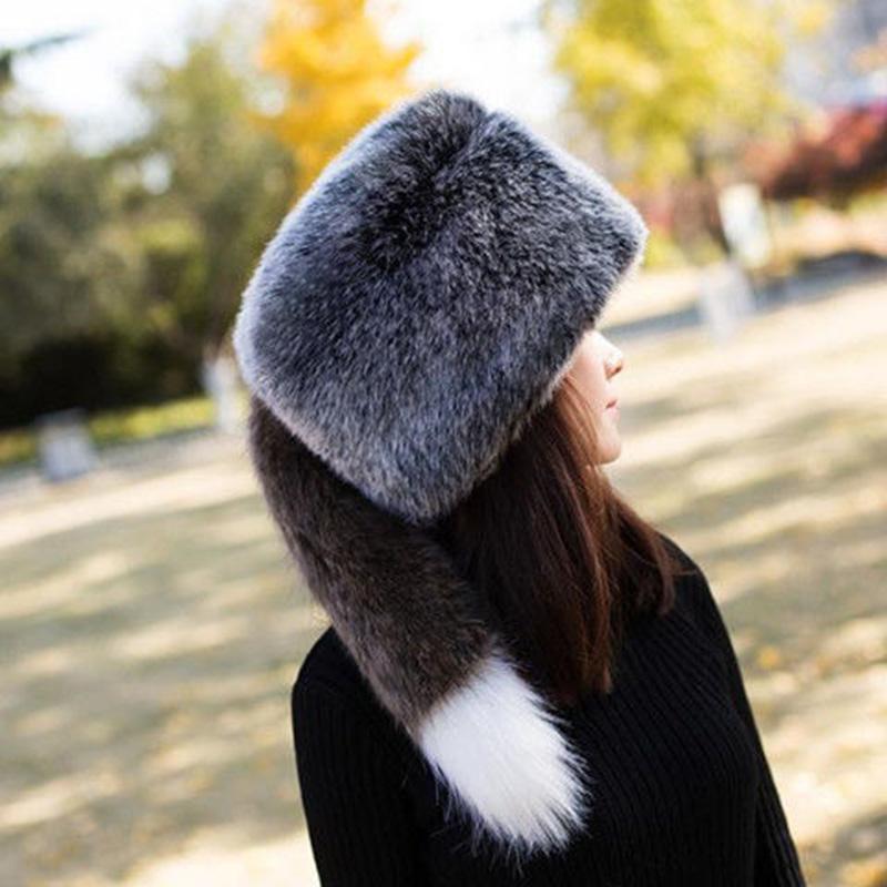 Female Autumn Winter Round Flat Top Imitation Fox Fur Hat Thick Russian Warm Hat with Tail Windproof Ear Style High Quality Fedoras Female Headgear