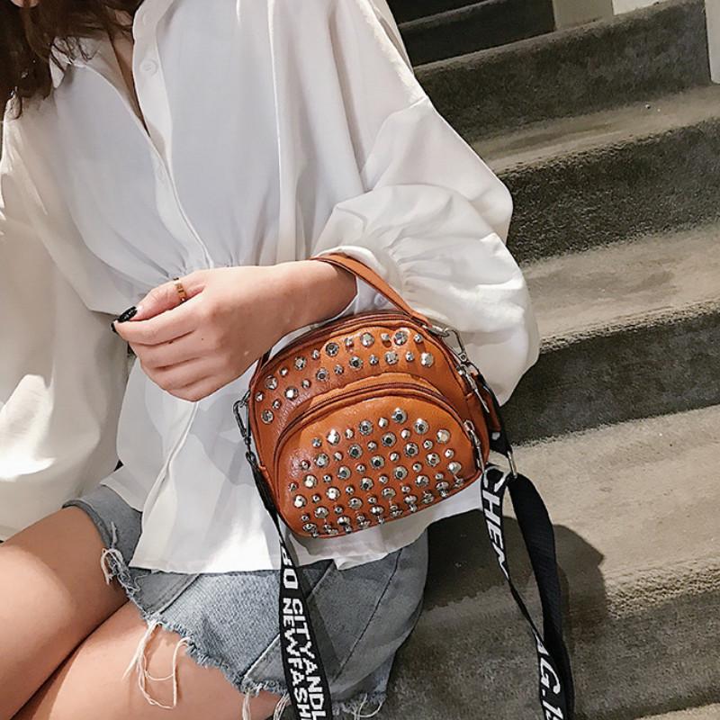 Women's Soft PU Small Bag New Rivet Bag Women's Fashion Shoulder Bag Messenger Bag Cool Women Bag