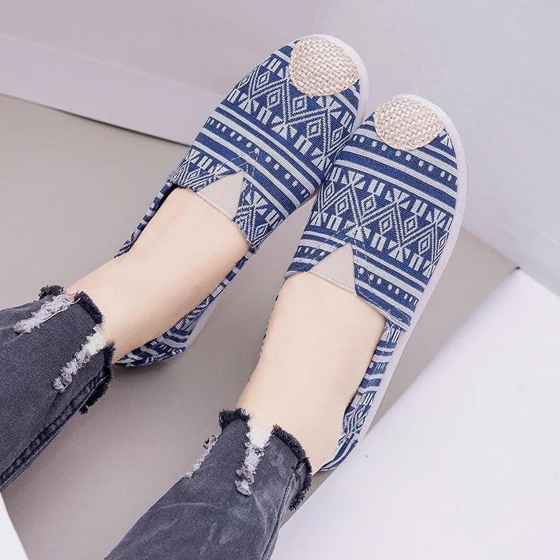 Canvas Shoes Old Beijing Cloth Shoes Women's Slip on Flat Shoes Soft Flat All-match Casual Sneakers Working Shoes