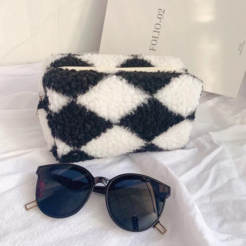 Autumn and Winter Checkerboard Plaid Plush Cosmetic Bag Large-capacity Storage Bag Lingge Portable Cosmetic Bag