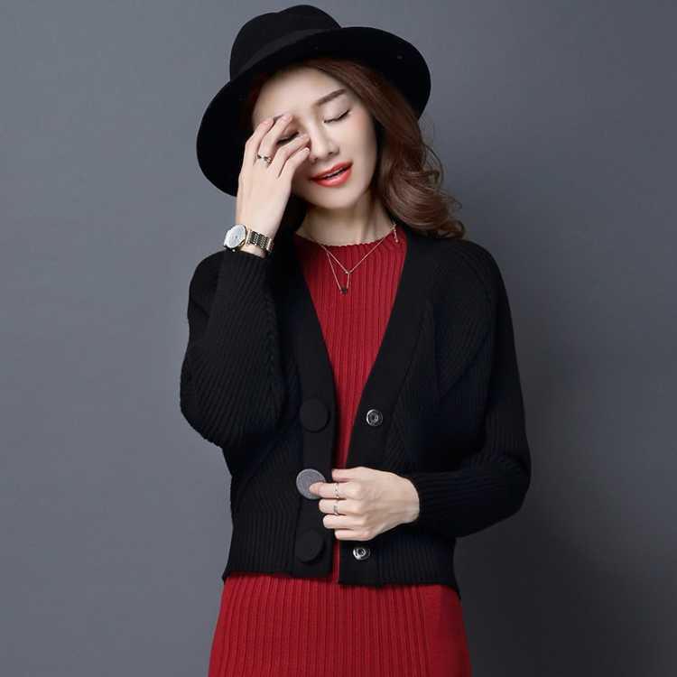 Spring and Autumn Short Knit Cardigan Long Sleeve V-neck Bat Shirt Long Sleeve Button Sweater Jacket