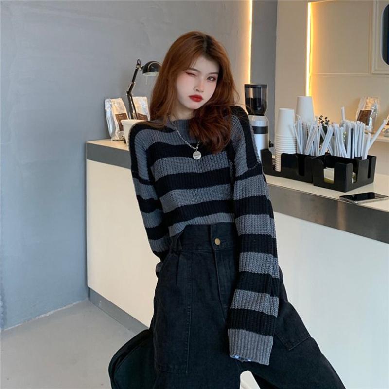 Fashion Cropped Sweater Sexy Tops Women Black White Striped Loose Pullover Knitted Sweater Women Korean Fashion Jumper Girl Streetwear Hip Hop