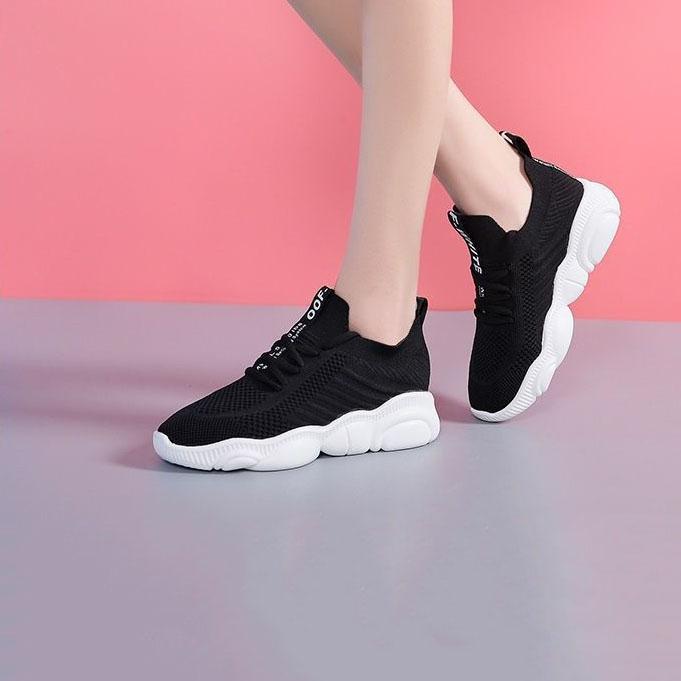 Women's Spring and Summer Walking Running Sports Shoes Soft Sole Non-slip Breathable Shoes Large Size Casual Flat Sneakers