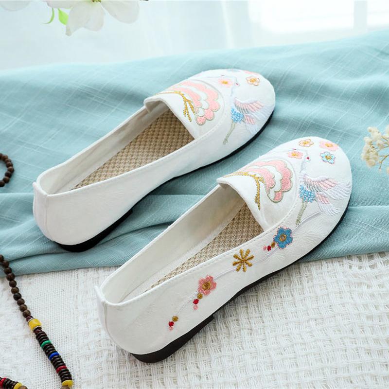 Chinese Style Popular Embroidery Ancient Town Costume Hanfu Shoes Cotton and Linen Canvas Shoes Round Toe Flat Heel Soft Sole