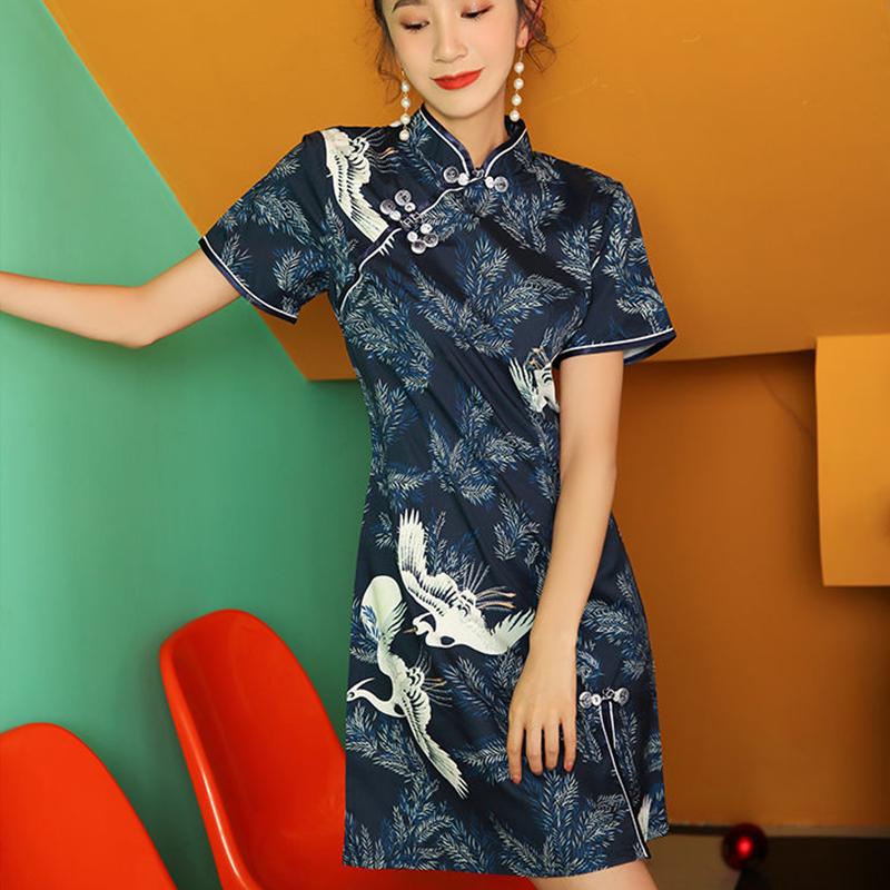 Retro Chinese Style Disc Buckle Old Shanghai Crane Pattern Slim Slimming Split Split Young Improved Cheongsam Dress