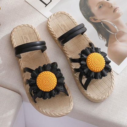 Slippers Women's Flat-bottomed Home Indoor Bathroom Bath Sandals and Slippers Women's Outdoor Beach Sandals Are Light and Comfortable