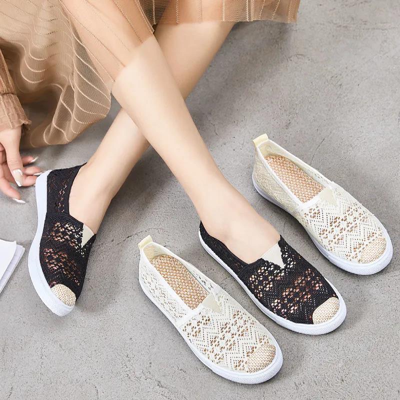 Women Summer Single Breathable Shoes Soft Soled Flat Bottom Mesh Shoes Hollow Out Wear-resisting Antiskid Shoes