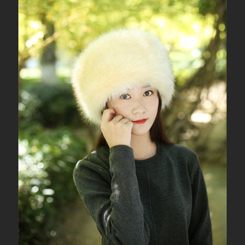 Female Autumn Winter Round Flat Top Imitation Fox Fur Hat Thick Russian Warm Hat with Tail Windproof Ear Style High Quality Fedoras Female Headgear